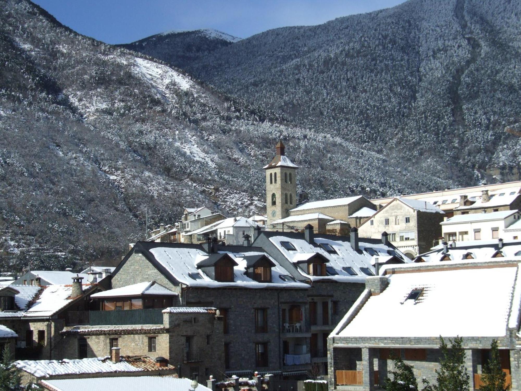 Hotel Tierra De Biescas Esterno foto